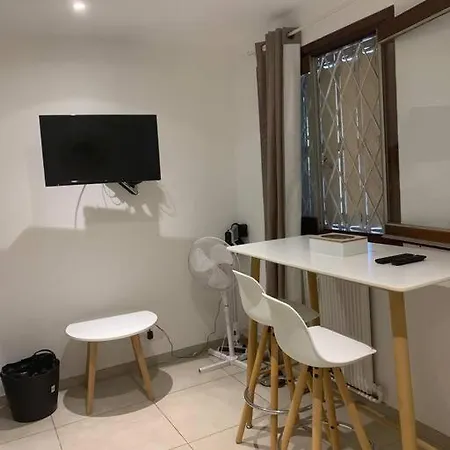 Superbe Proche Palais Et Plages A Pieds