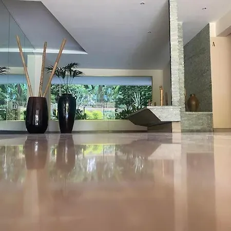 Superbe Proche Palais Et Plages A Pieds Appartement